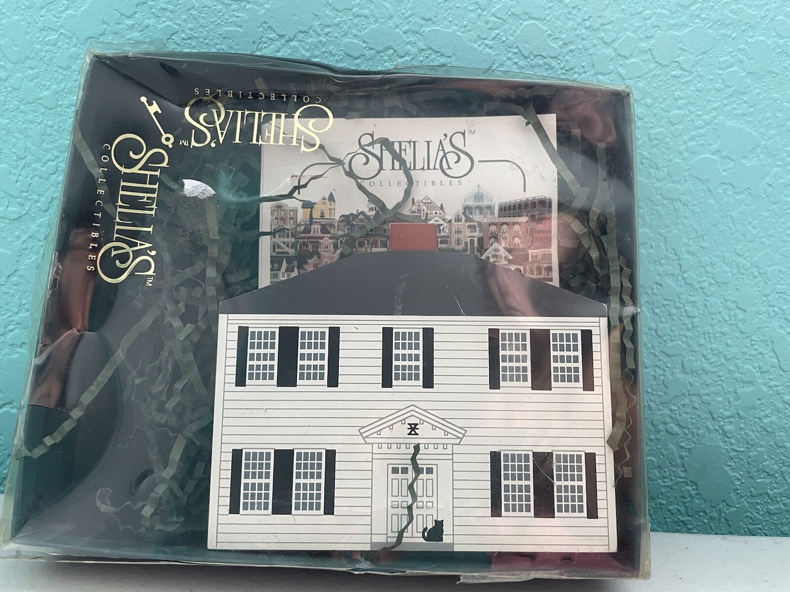 Shelia’s Collectables The Cat’s Meow Salem Cross Inn With Box 1995