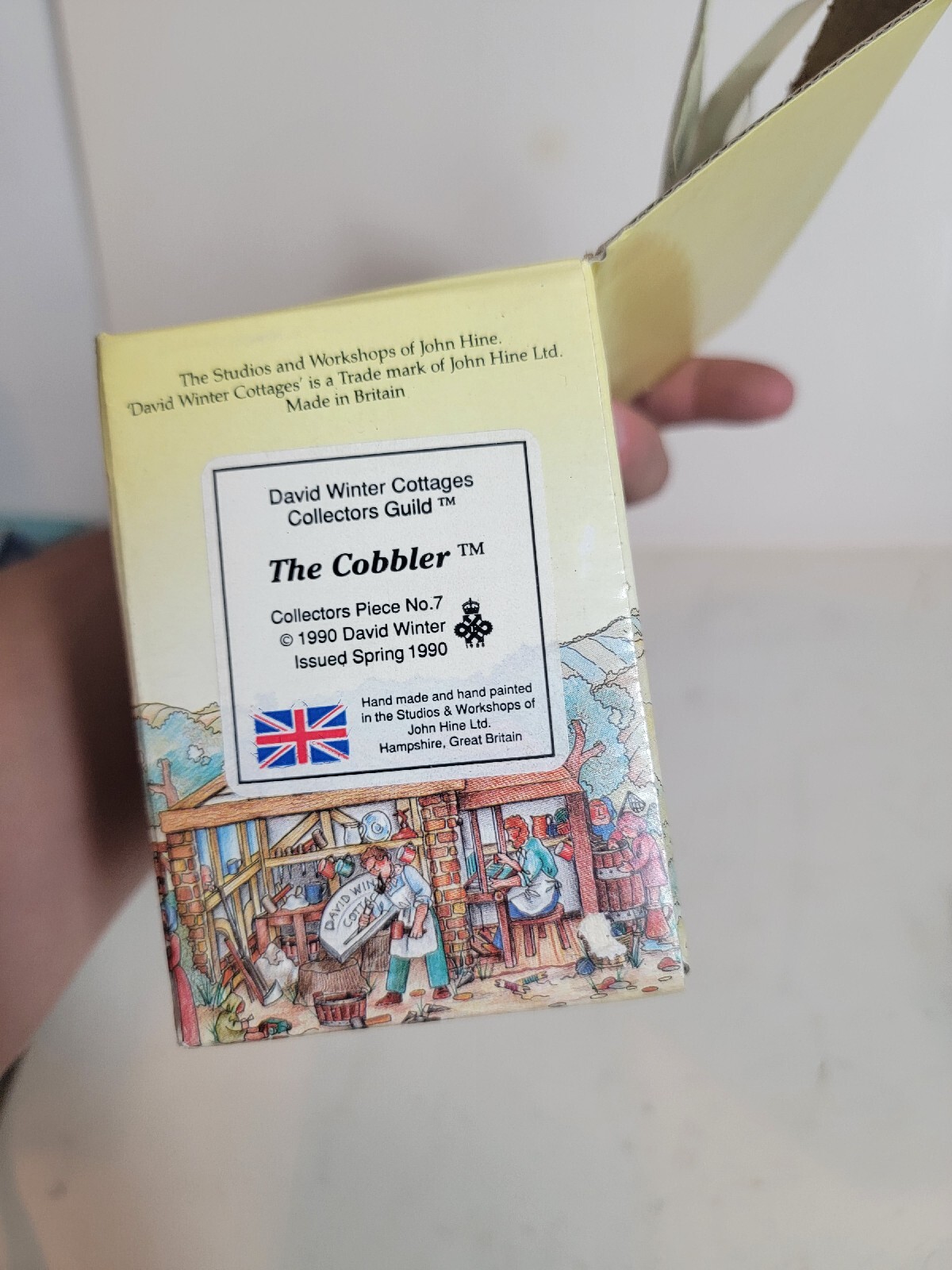 David Winter Cottages The Cobbler 302 The Collectors Guild Collection 1990 VTG