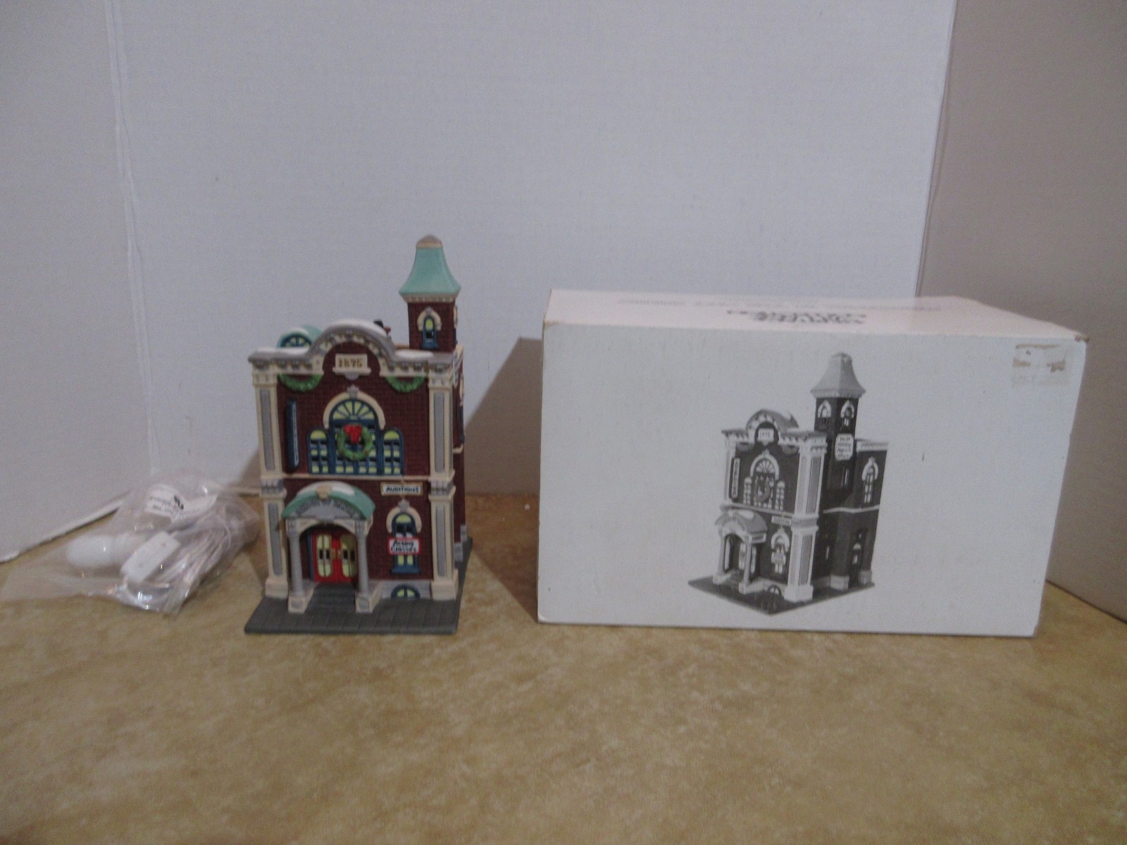 Dept. 56 Christmas In The City 1991 Art’s Academy #5543-3