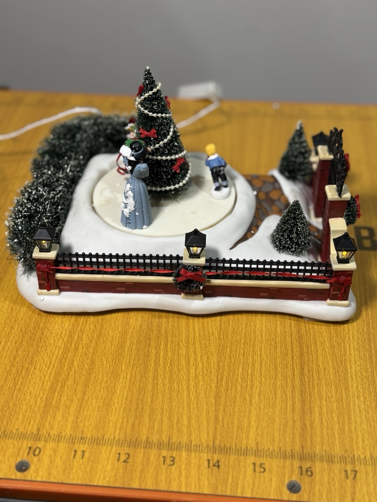 Department 56 Victorian Christmas Scene Musical Boxed – A Victorian Christmas