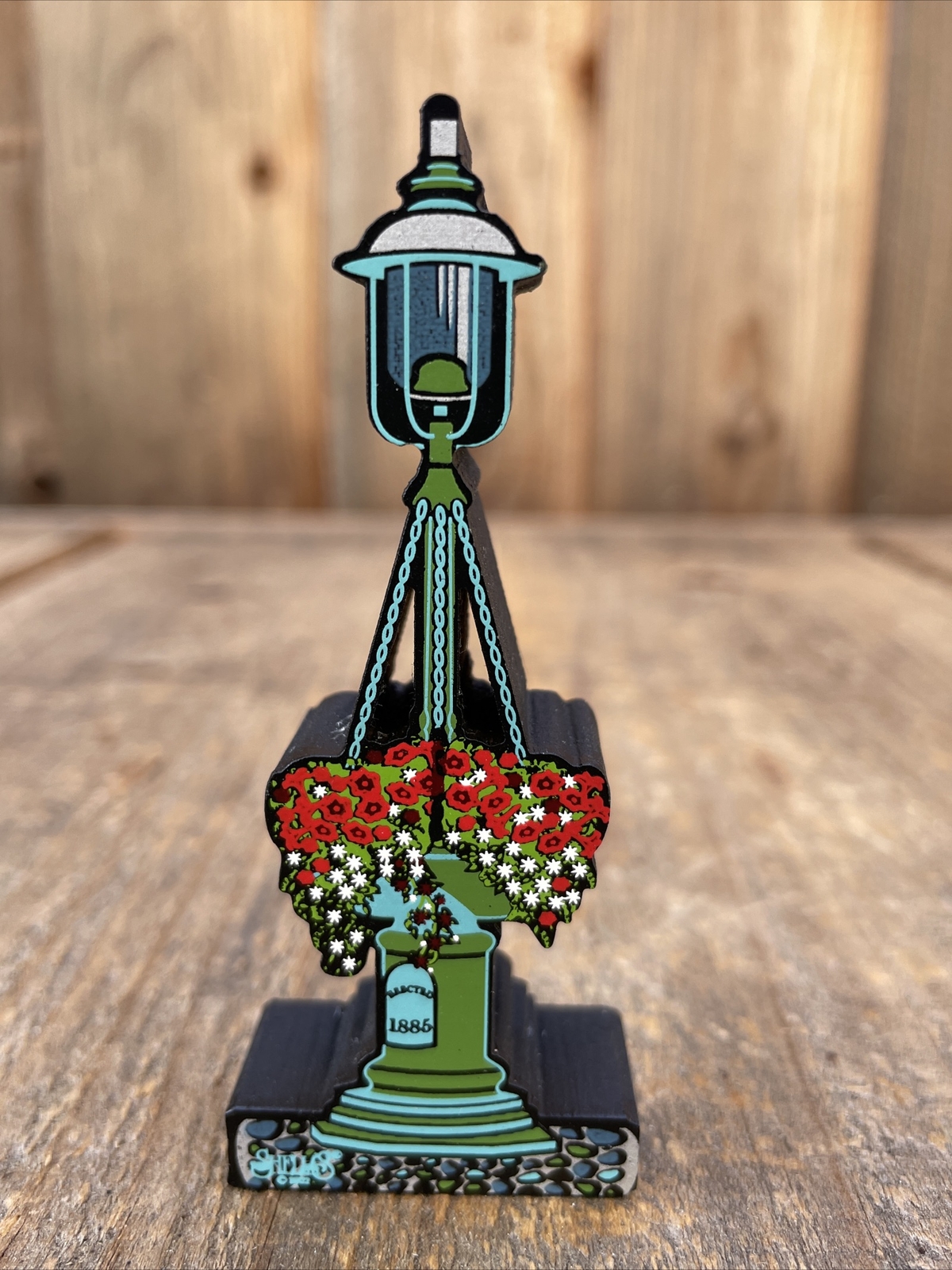 Wooden Village Collectible 1885 Lamp Post Lamppost Christmas