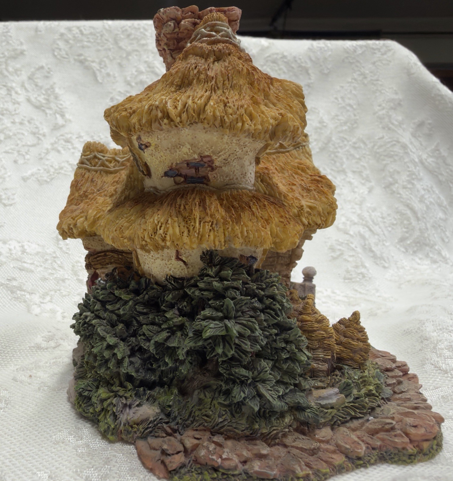Boyds Bearly-Built Villages Bailey’s Cozy Cottage House & Figures