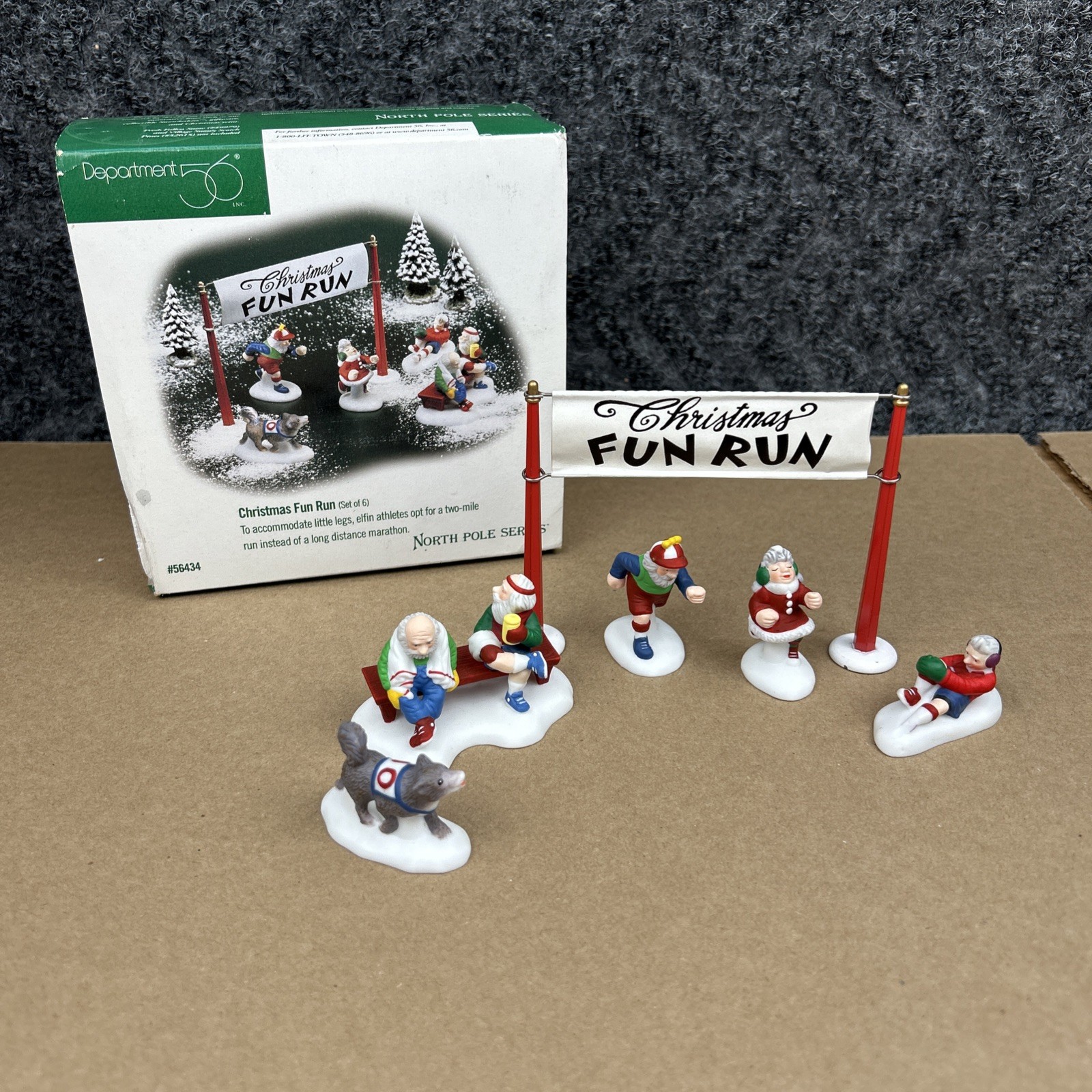 Department 56 North Pole Series Christmas Fun Run 6 PC SET Accessory 56434 EUC
