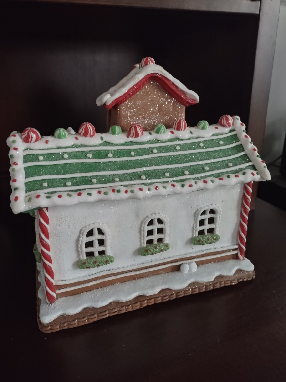Illuminated Townsquare Christmas Gingerbread House FLOWER SHOP Valerie Parr Hill