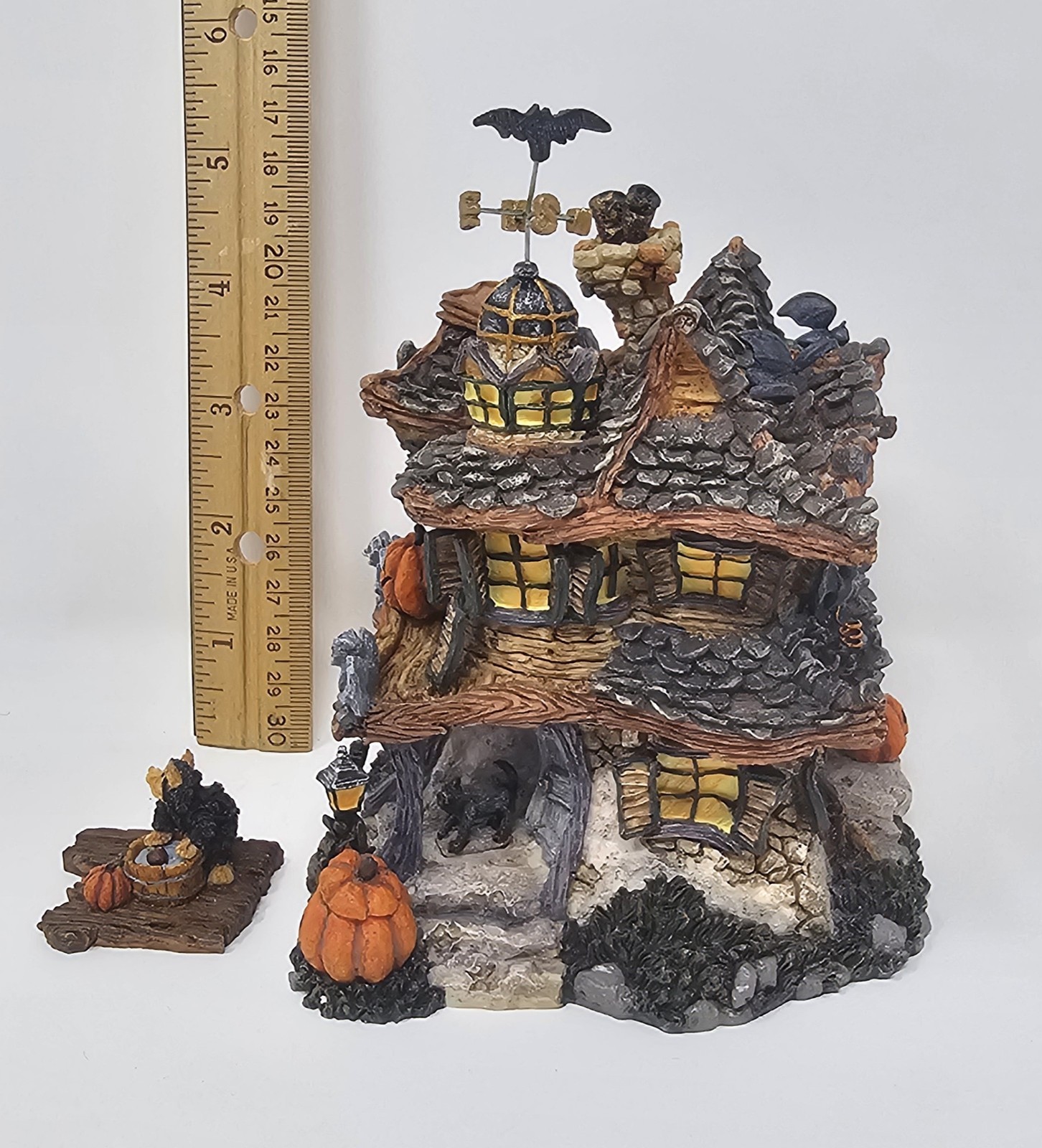 Punky Boobear’s Haunted Halloween House 19012 Boyds Bearly Built Village In Box
