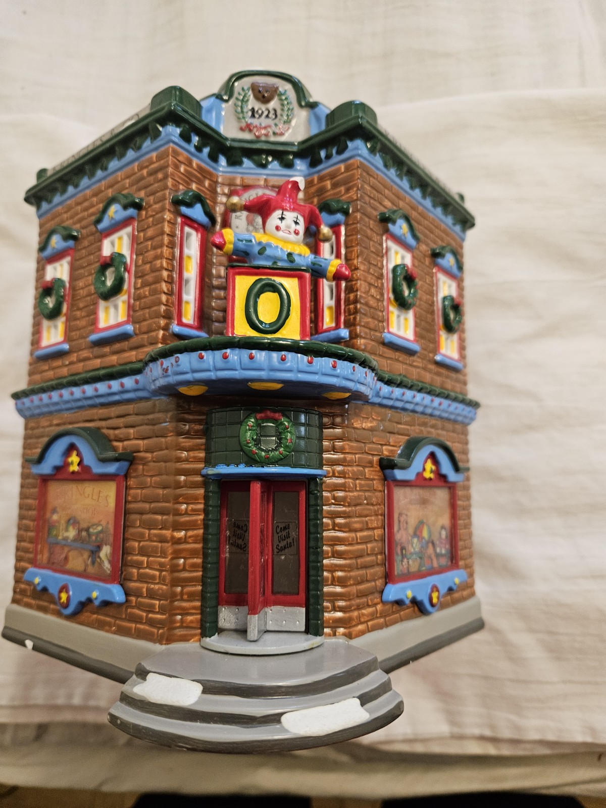Department Kringle’s Toy Shop ( Slight Damage)