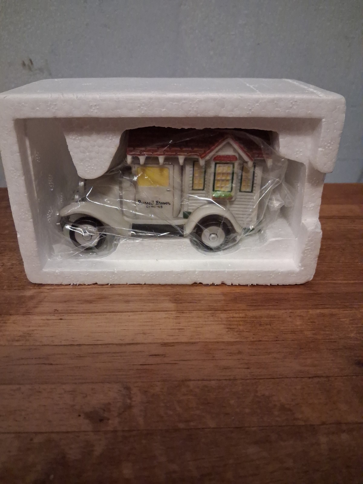 Russell Stover Delivery Truck Christmas In City Department Dept 56 In Box