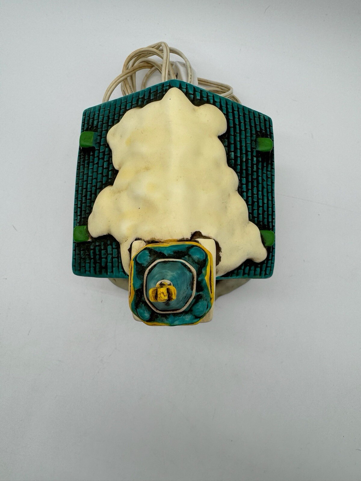 Vintage 1986 Lefton Handpainted Colonial Village Church Light Up Ceramic Taiwan