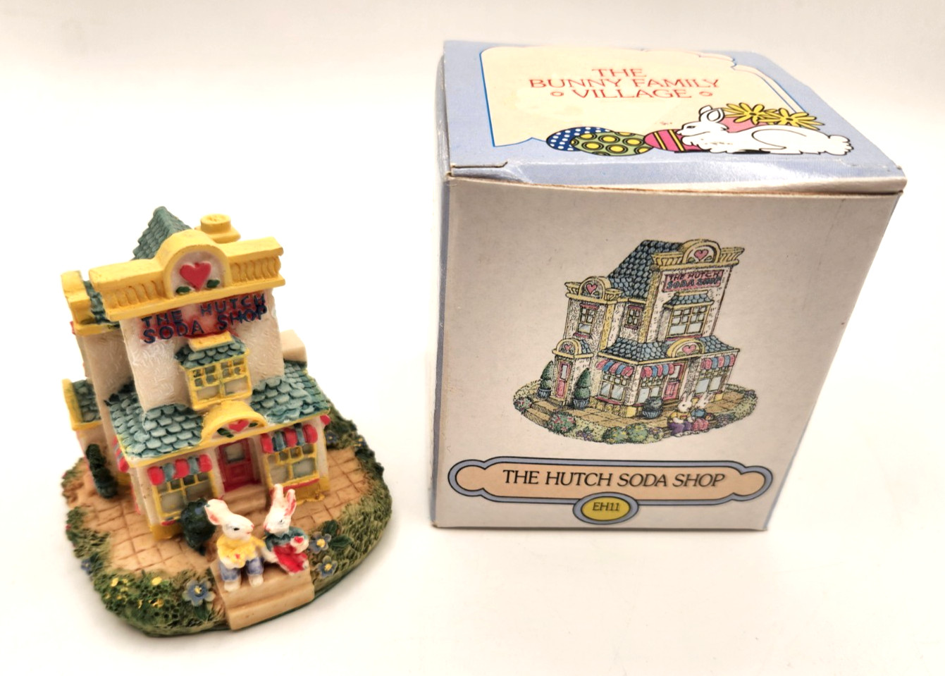 The Bunny Family Village The Hutch Soda Shop 1995 New in Open Box Retired