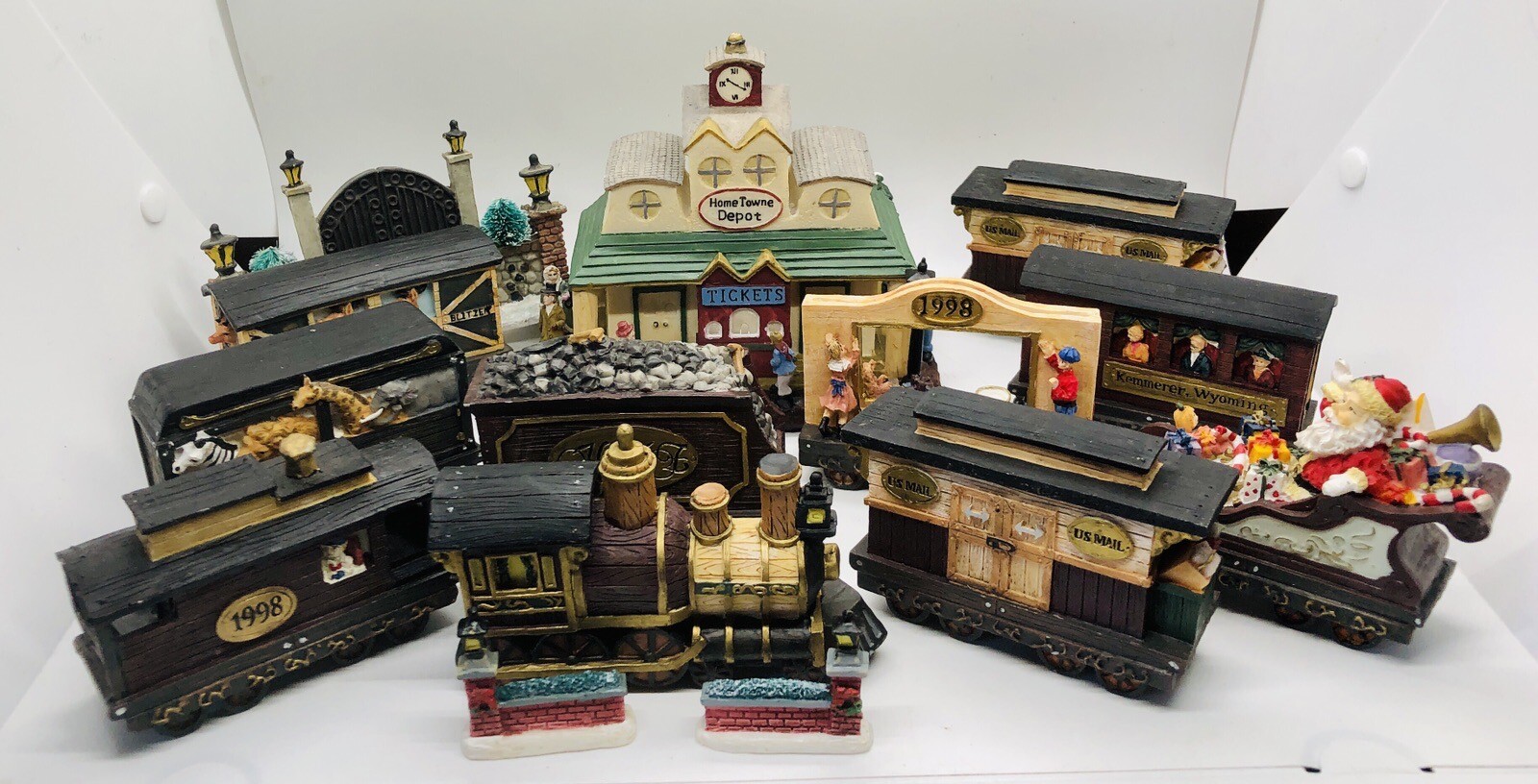 1998 JC Penney Home Towne Depot 14 Piece Christmas Set No Boxes