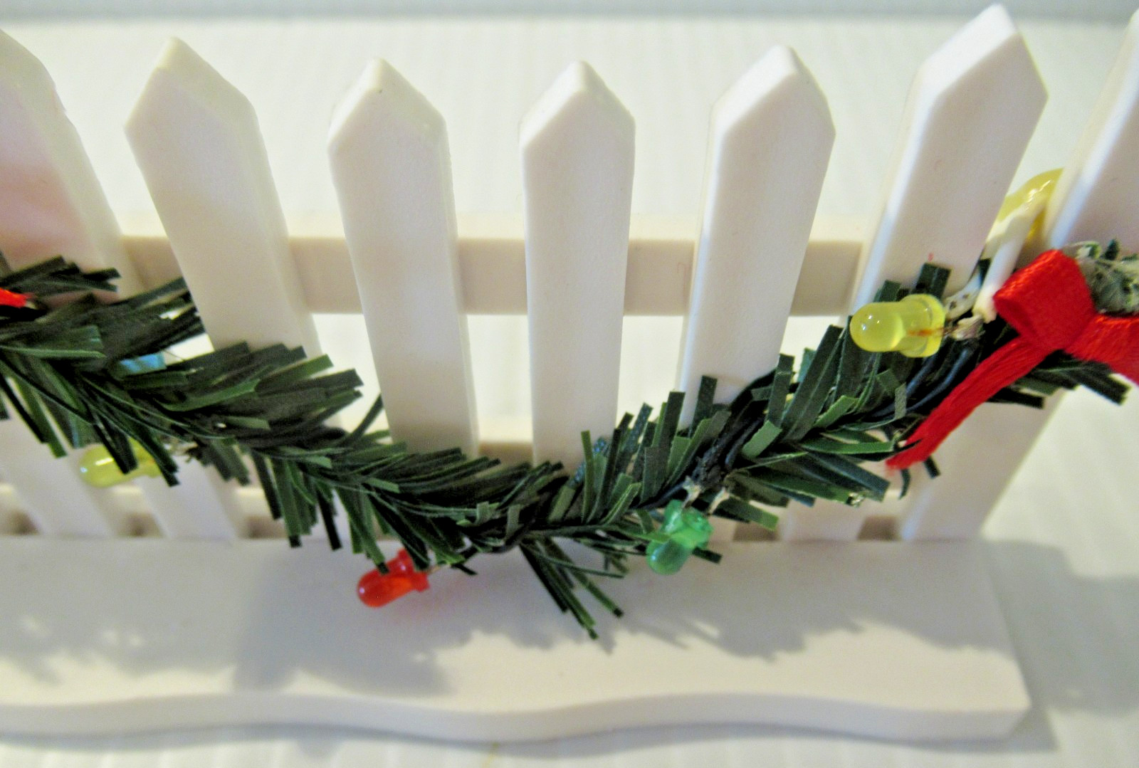HOLIDAY TIME “LED PICKET FENCE” ~ *** LED LIGHTS / BATTERY OPERATED ***
