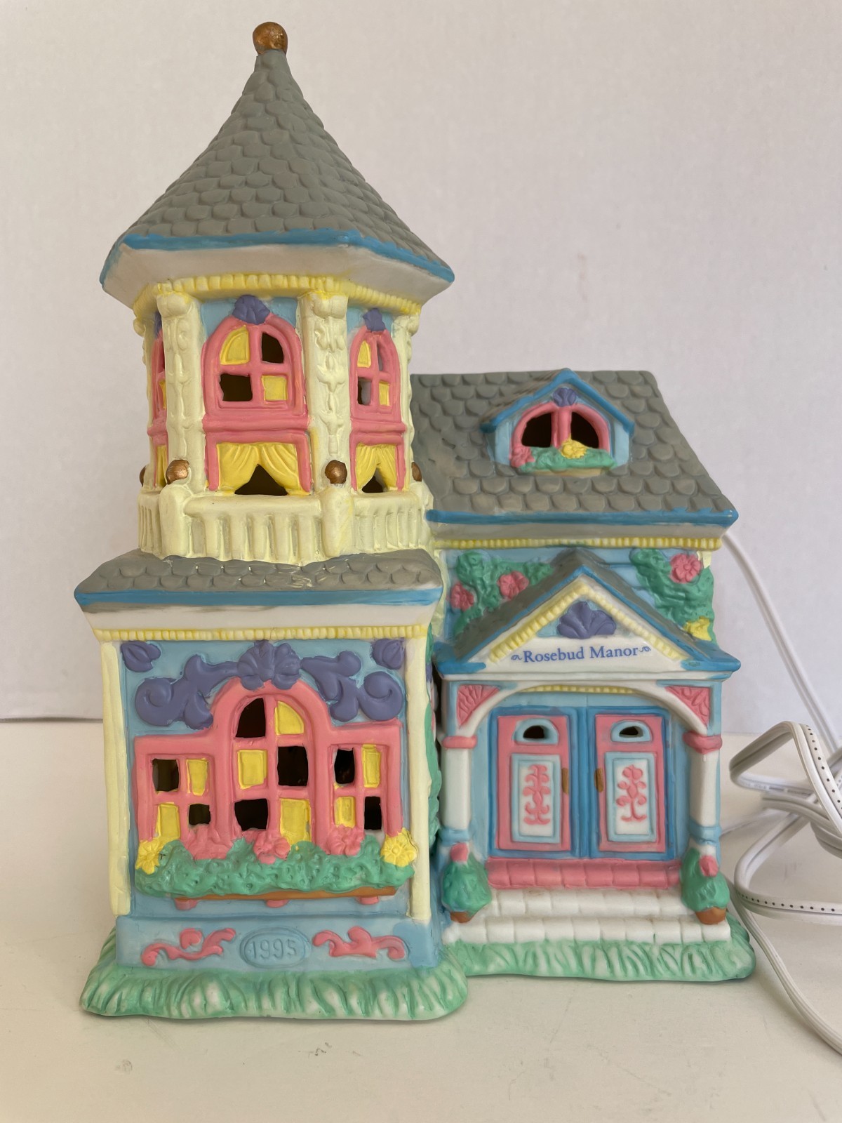 COTTONTAIL LANE EASTER/SPRINGTIME LIGHTED “ROSEBUD MANOR” EXCELLENT CONDITION