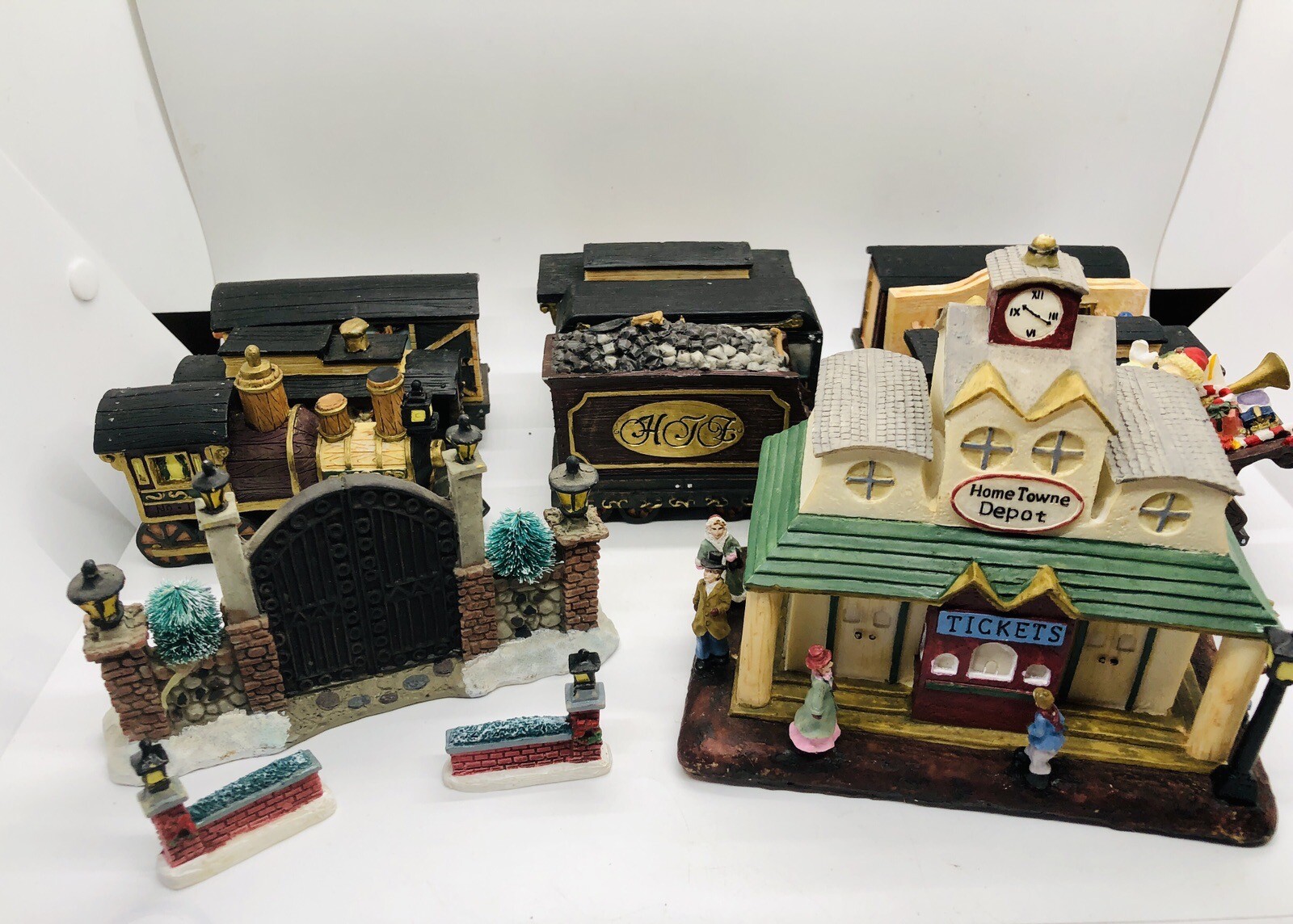 1998 JC Penney Home Towne Depot 14 Piece Christmas Set No Boxes