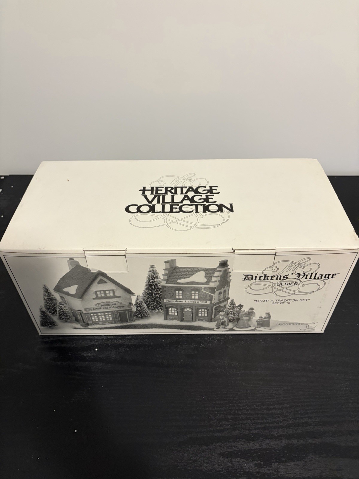 Department 56 Dickens’ Village Series Heritage Village Illuminated Boxed 1990s