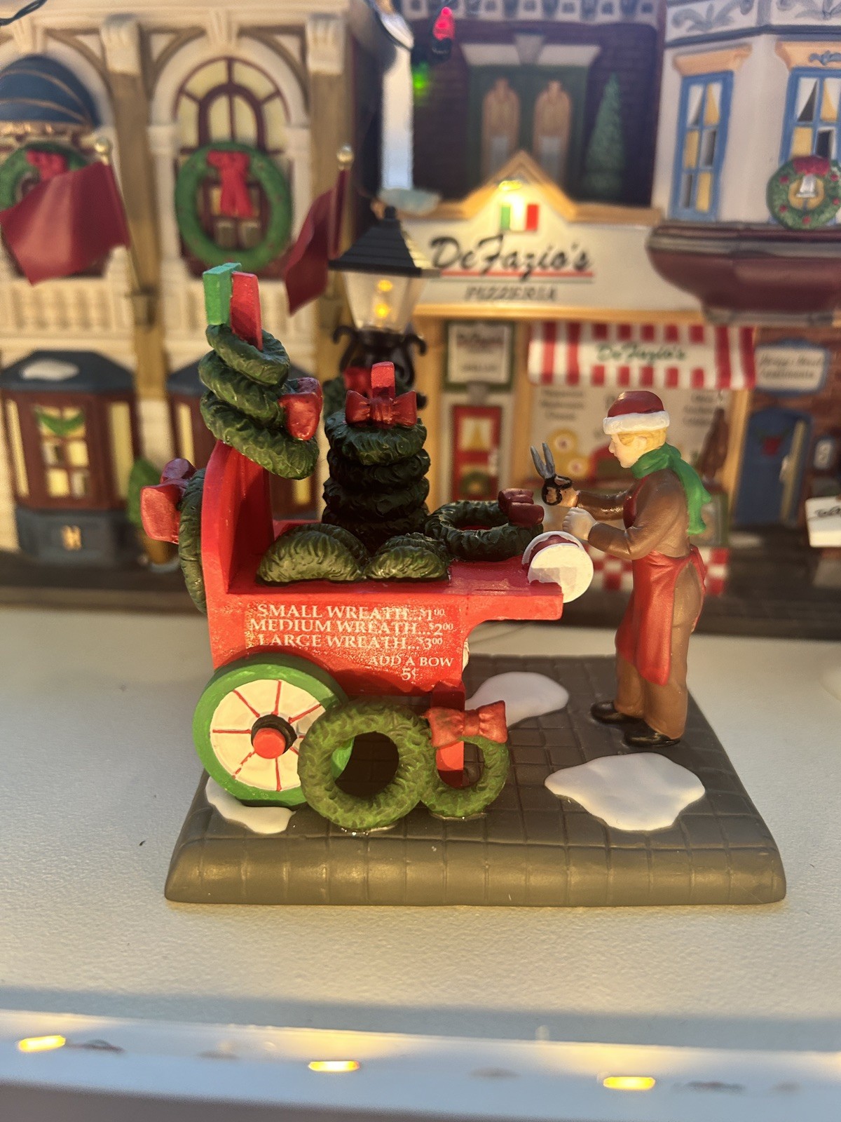Dept 56 Wreath Seller Christmas In City Series 2011 Retired 4020944