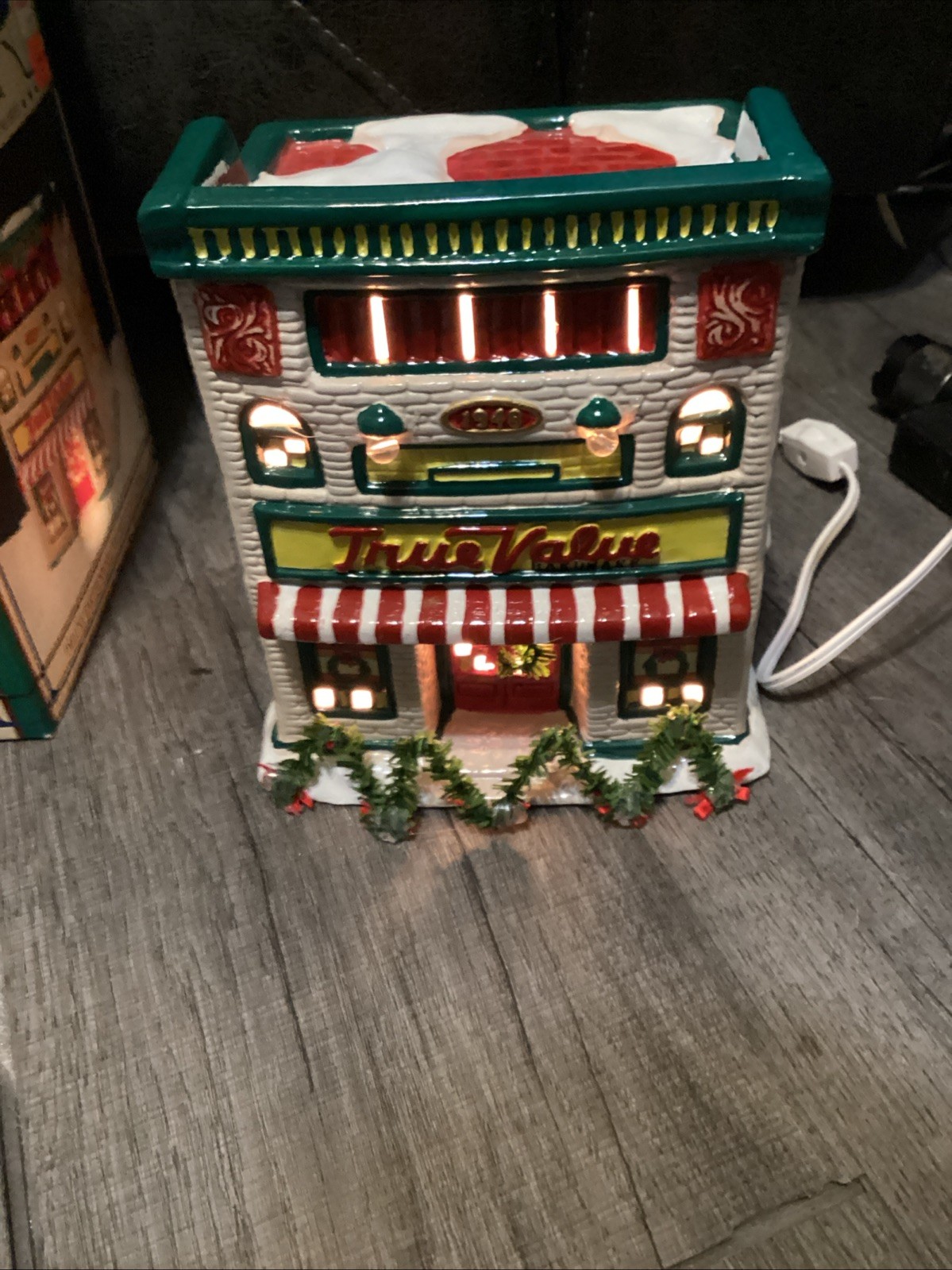 Christmas Valley Mainstreet Collectors True Value Hardware 1993 No Light Or Cord