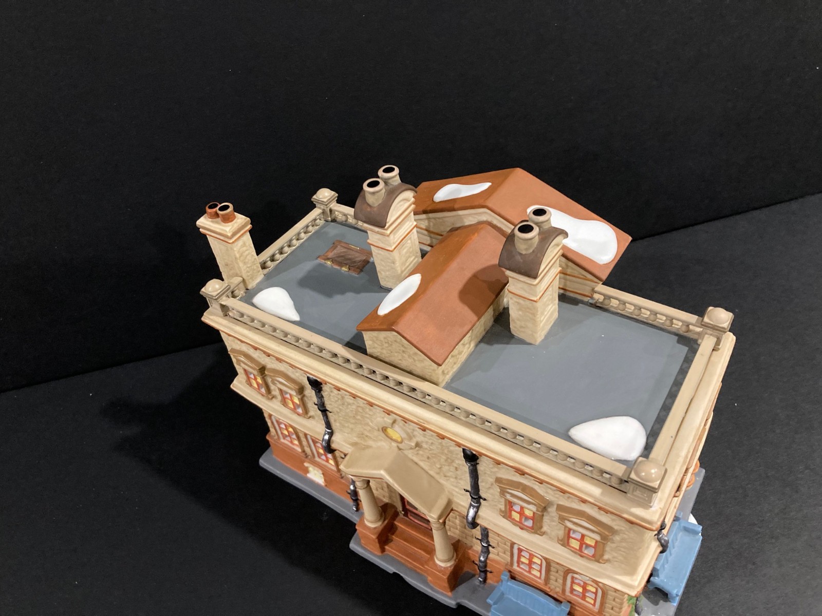 2005 Dept 56 Dickens Village Hickman Wells Gentlemen’s Club 56.58743 Retired!