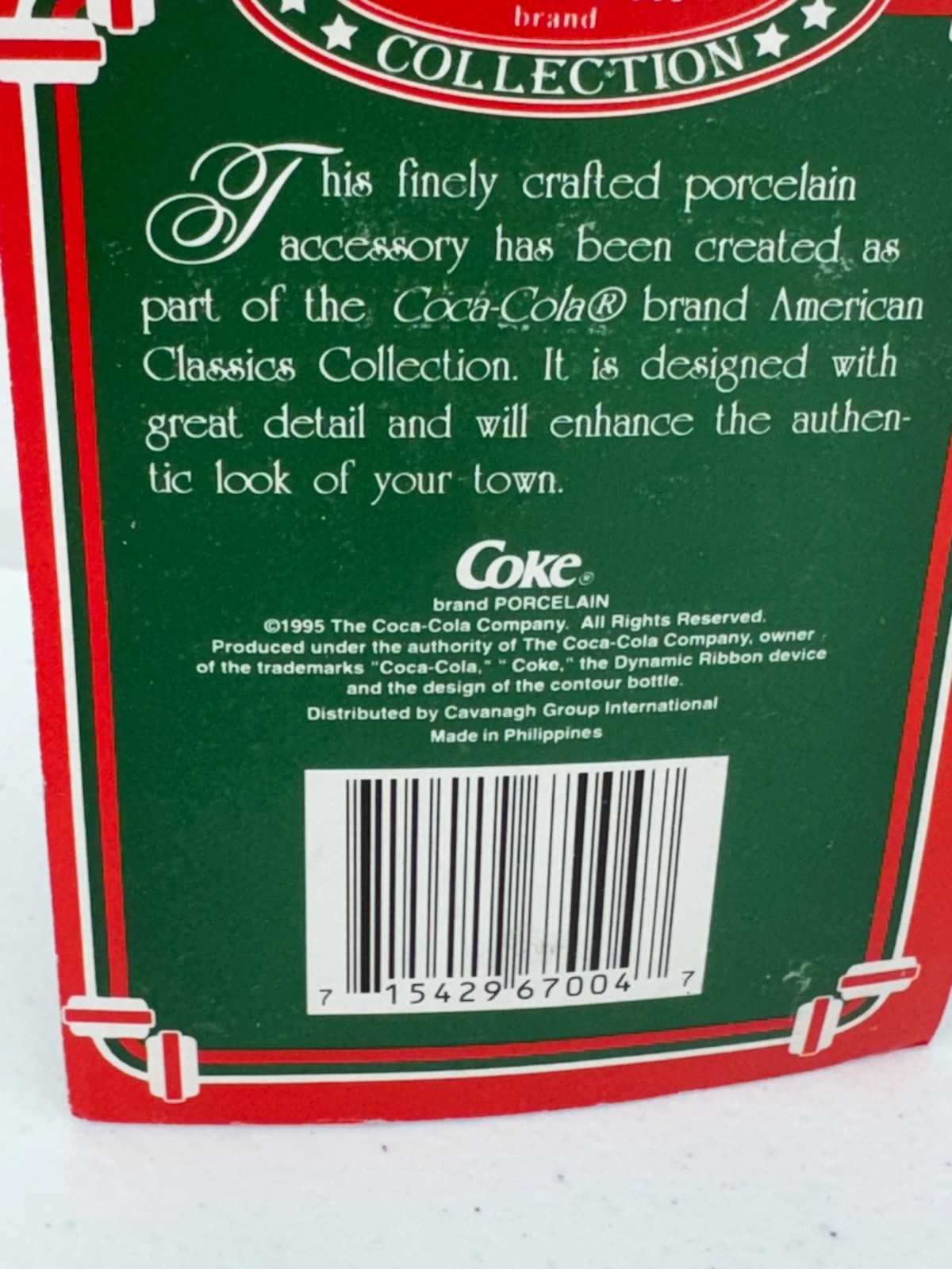COCA-COLA AMERICAN CLASSICS COLLECTION PORCELAIN FIGURINE ENJOYING A COKE #67004