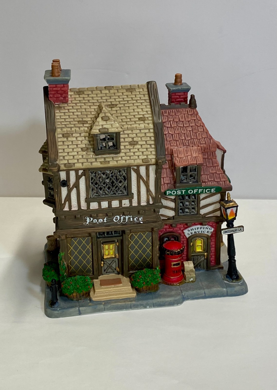 Lemax 2006 Tudor Post Office Enchanted Forest #65382 Town Center With Box
