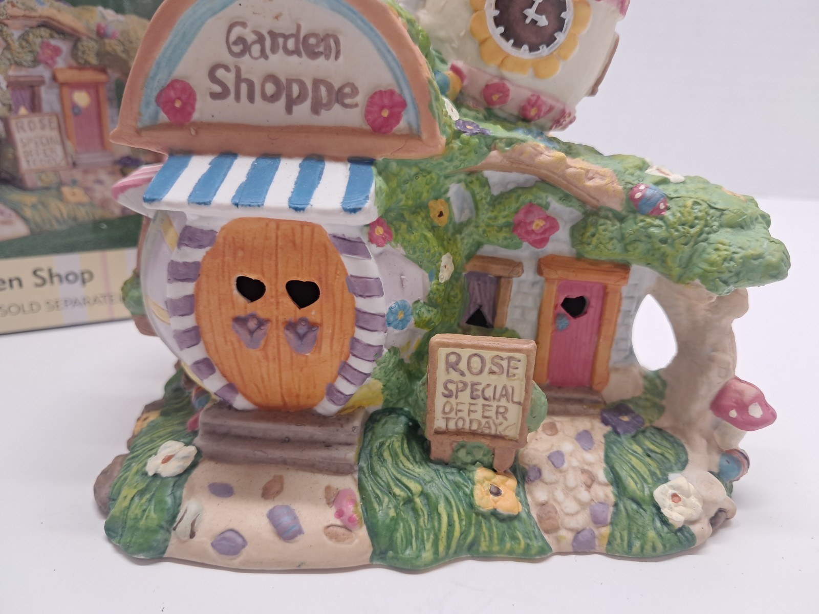 Cottontail Collection Garden Shop With Box 707-4289 Easter Village 2004