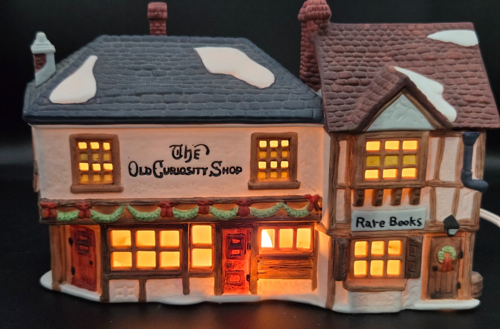 Dept 56 Dickens Village Series THE OLD CURIOSITY SHOP 5905-6 W/Light & Box