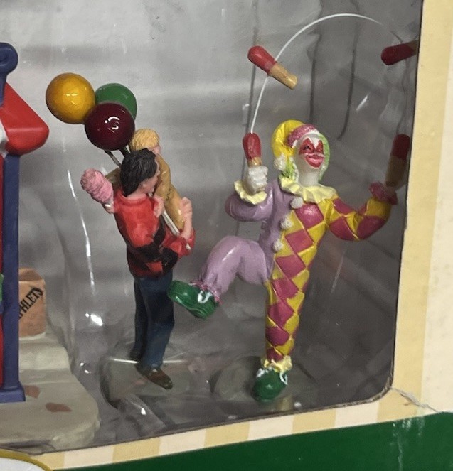 Lemax 2006 Carnival Entryway & Carnival Ticket Booth 63580 & 63563 Table Accents