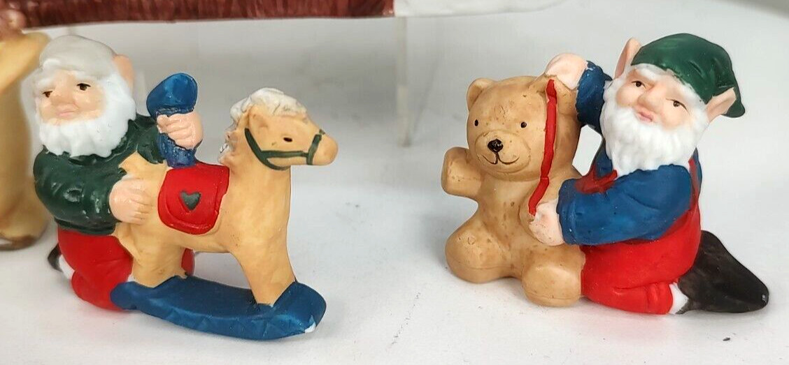 Holiday Classic Santa Workshop Porcelain House & 5 Figurines Musical House Video