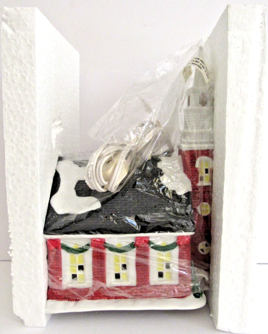 GALLERIA INC. “FINE PORCELAIN CHURCH” ~ (9″ TALL) ~ *** CHRISTMAS VILLAGE ***