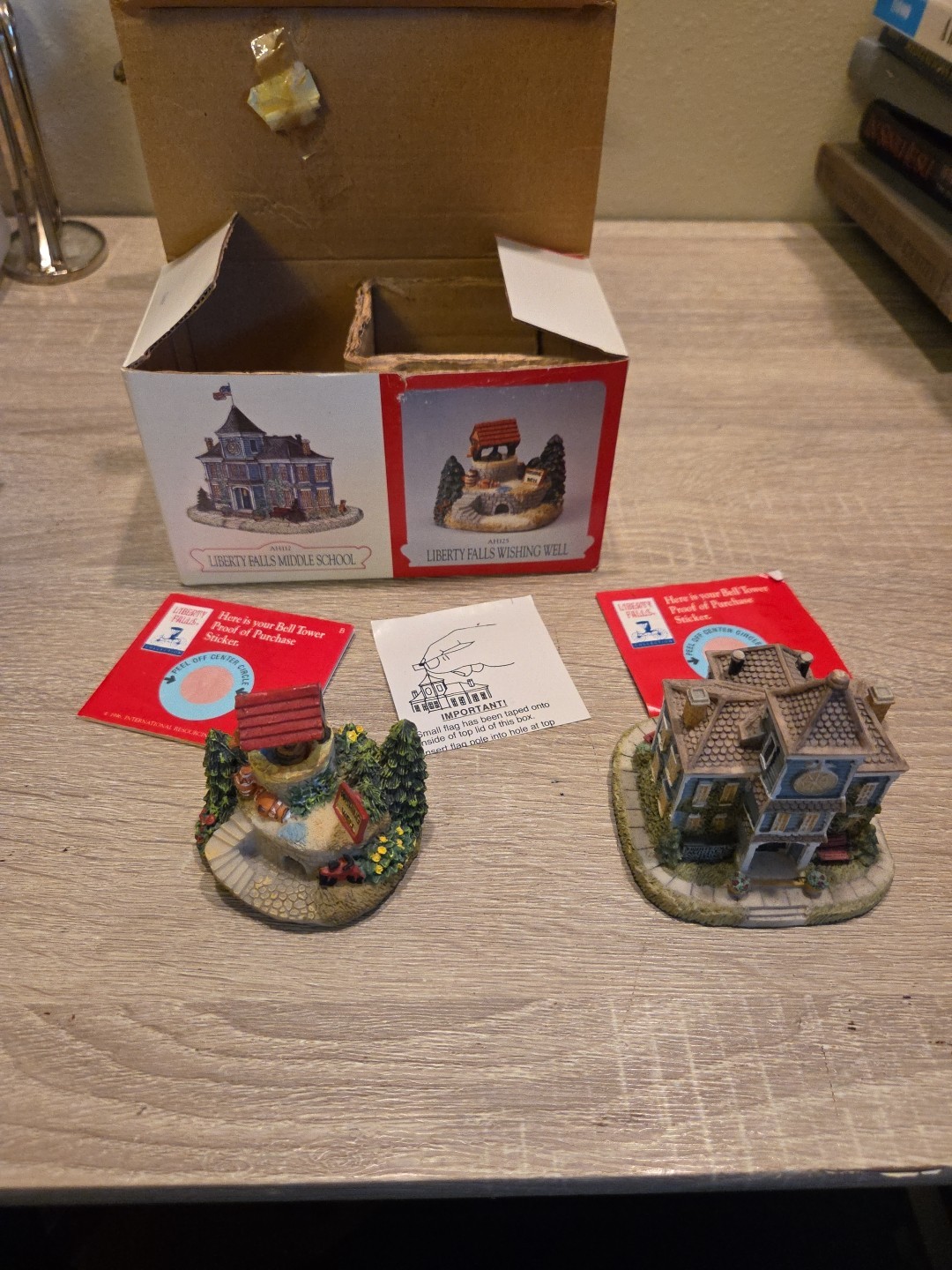The Americana Collection Liberty Falls Middle School & Wishing Well AH112-AH125