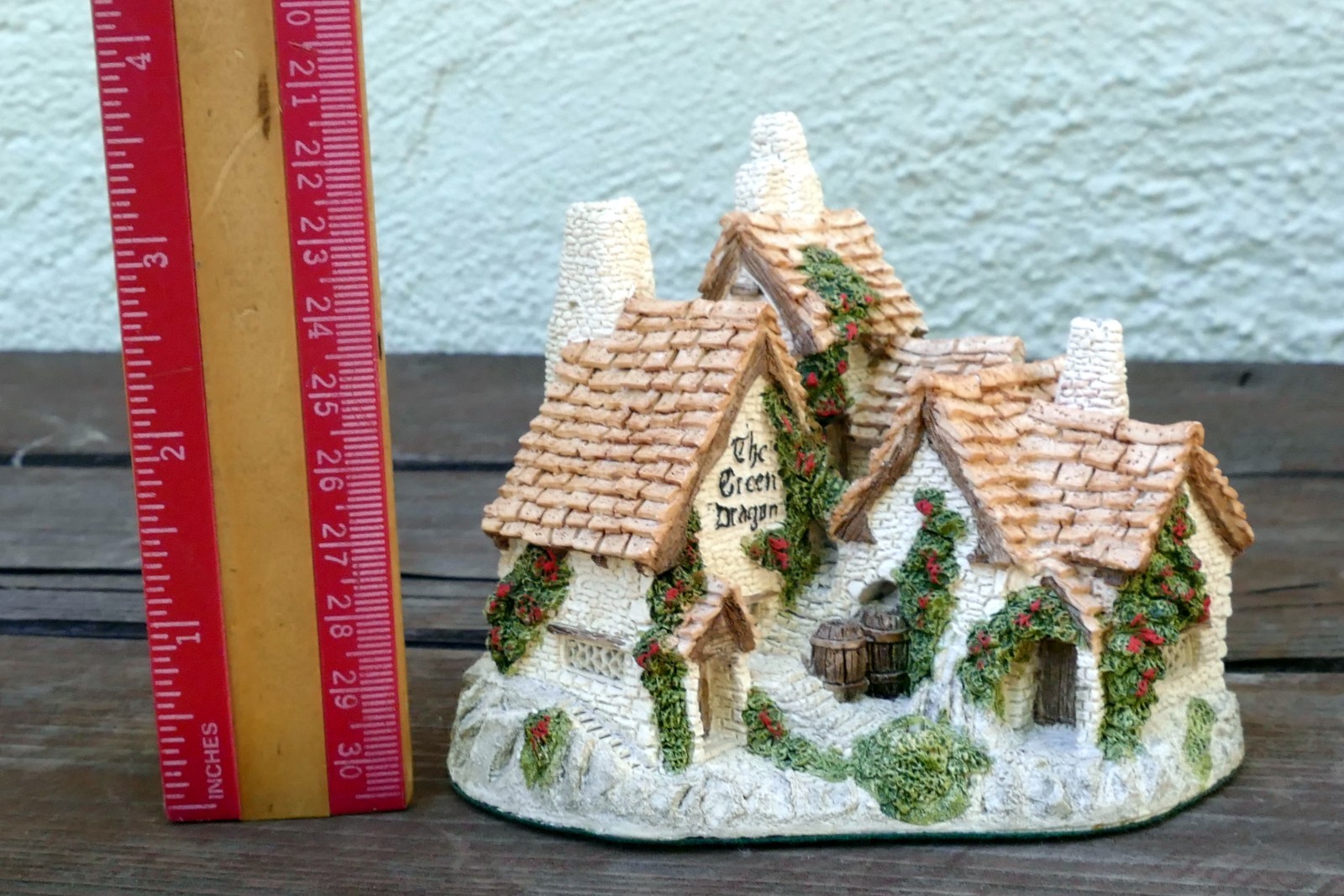 David Winters Cottages Green Dragon Pub 1983 hand painted UK Great Britain