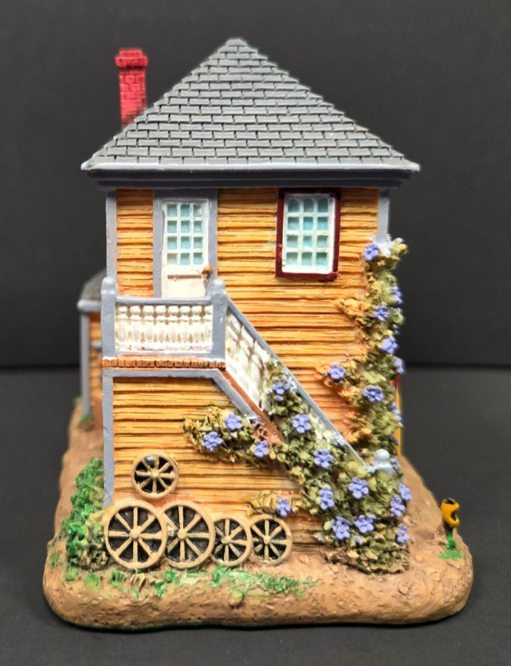 Liberty Falls American Collection NOS Coach & Wagon Works AH231 2001 Village Box