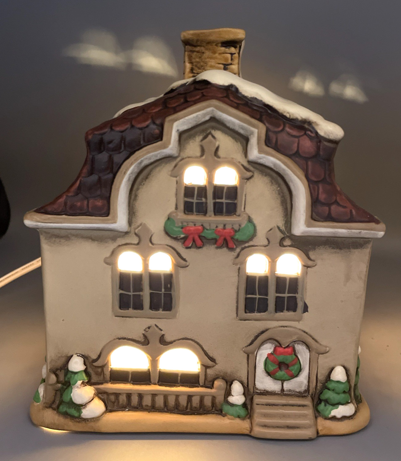Lefton Colonial Village 1986 – The Ritter House #05894 -Light Up w/ Storage Box