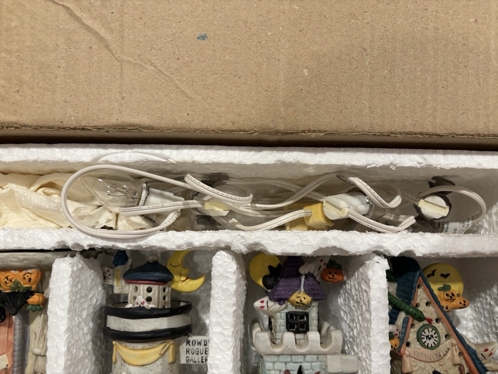 Illuminated Halloween Village Houses Buildings Ceramic Multicolor Set of 4 Boxed