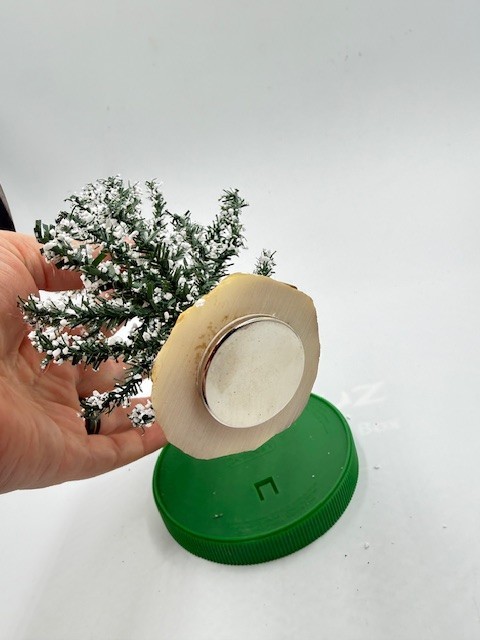 Lemax White Pine Tree 74262 Large 9.5 in Christmas Village #74262