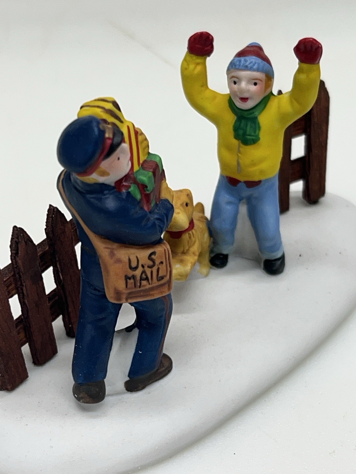 LEMAX “Presents For Pete” Village Accessory In Original Box 1998 Caldor