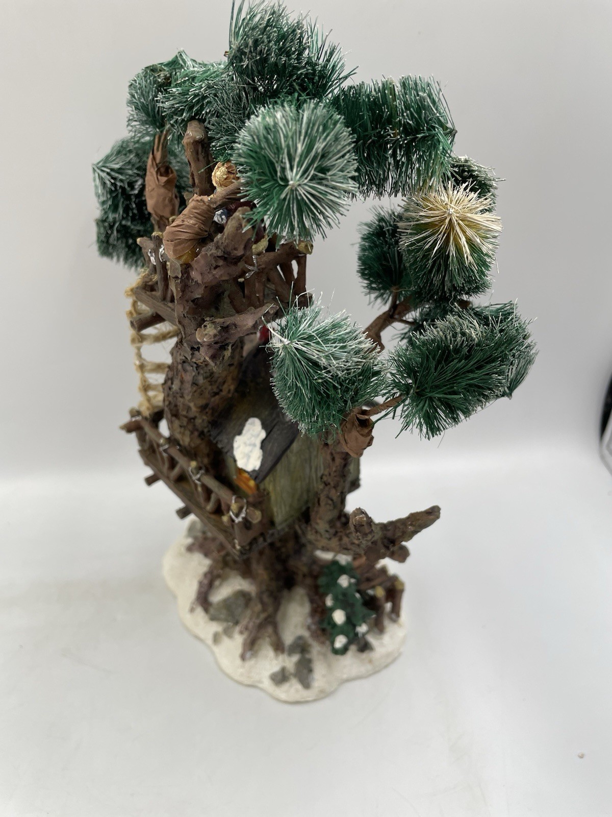 Vintage Santa’s Workbench Tree House With Lookout Tower 2002 Christmas Village