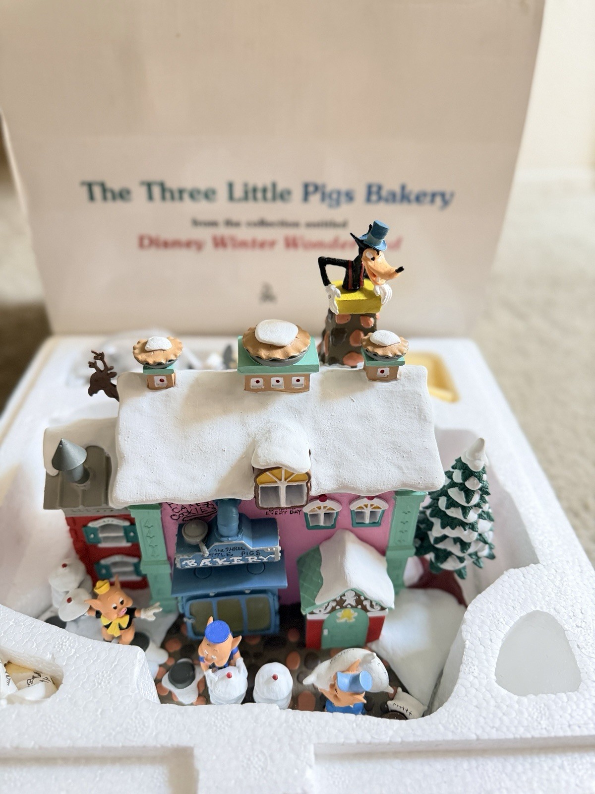 Danbury Mint Disney Winter Wonderland Three Little Pigs Bakery House, Boxed