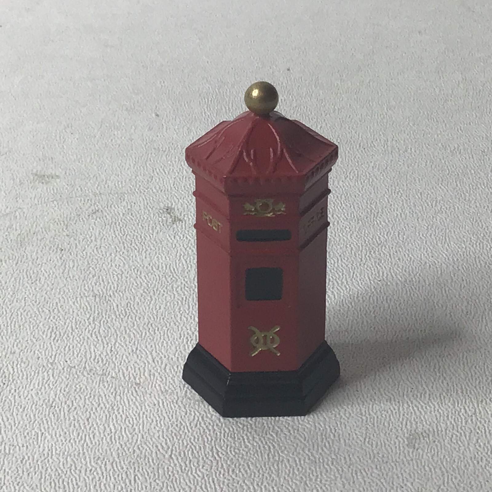 Dept 56 English Post Box #5805 Heritage Village Collection Original Box