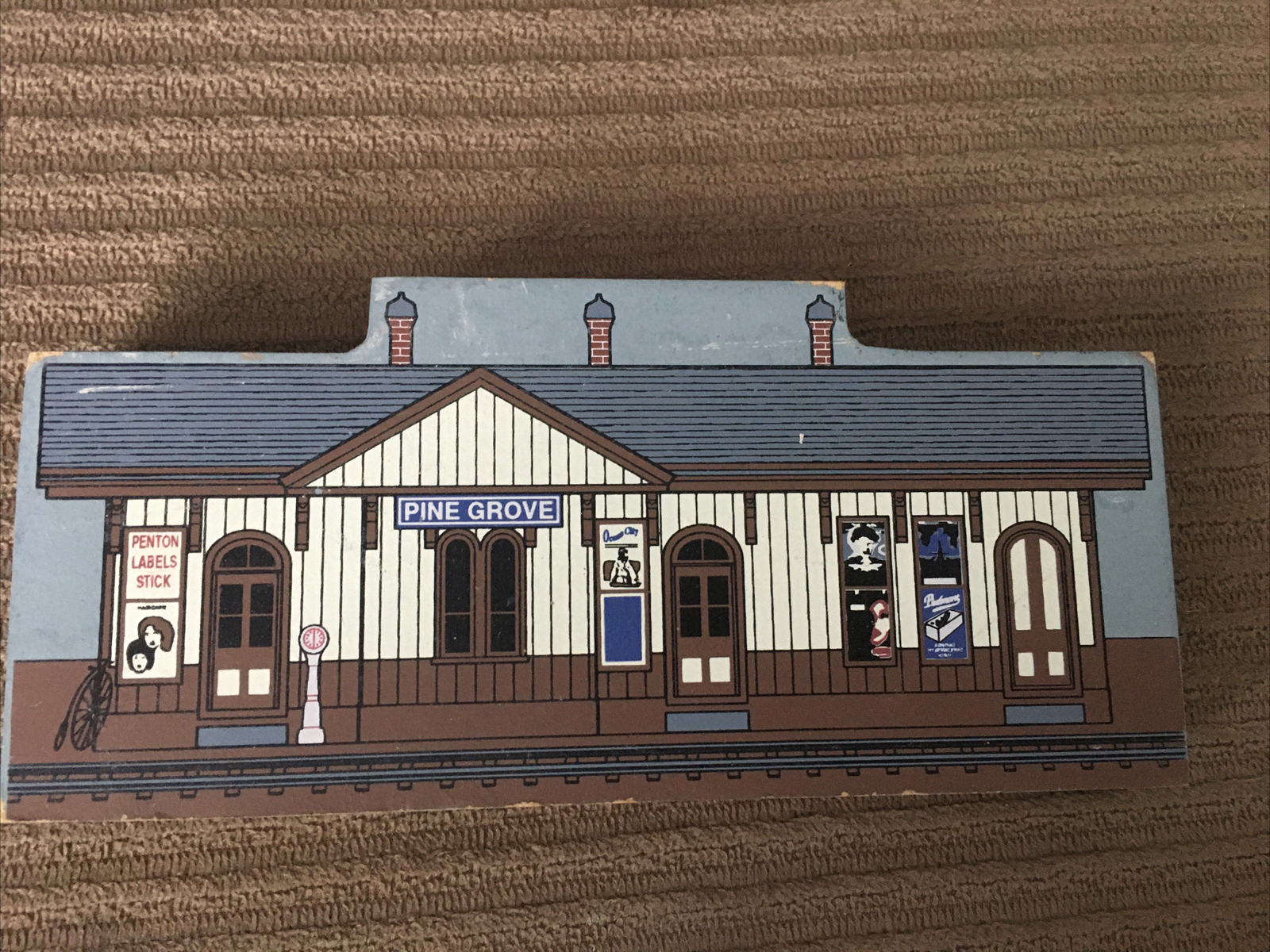 Hometowne Collectibles Pine Grove Railroad Station Pennsylvania Shelf Sitter