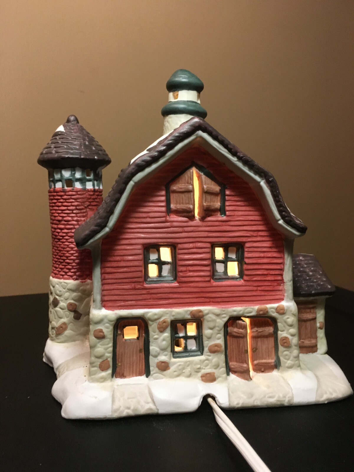 *Vintage SEASONAL SPECIALTIES NORTH POLE DAIRY BARN LIGHTED CHRISTMAS VILLAGE