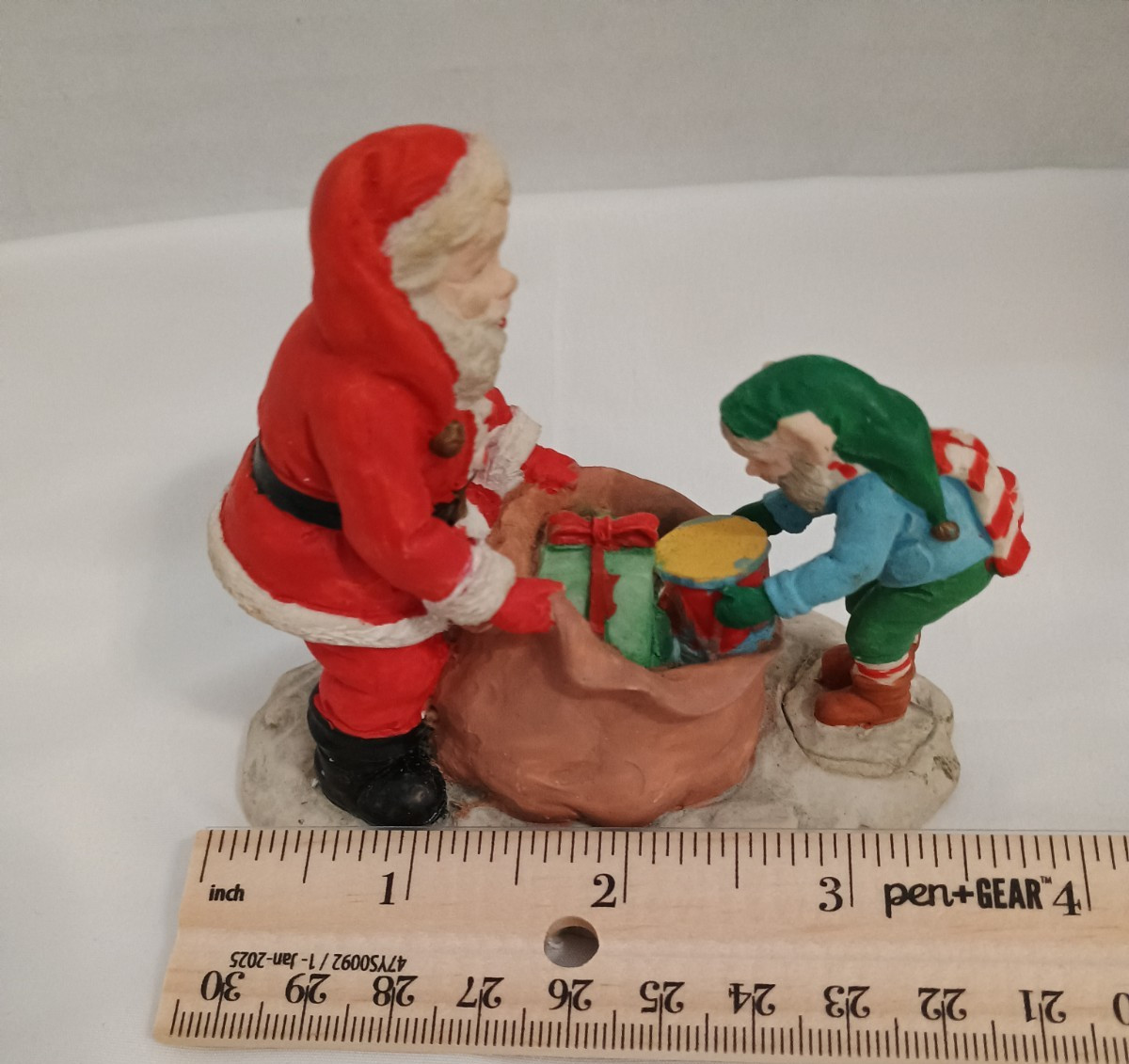 Noma Kringle Town Collectable Eff With Santa Claus