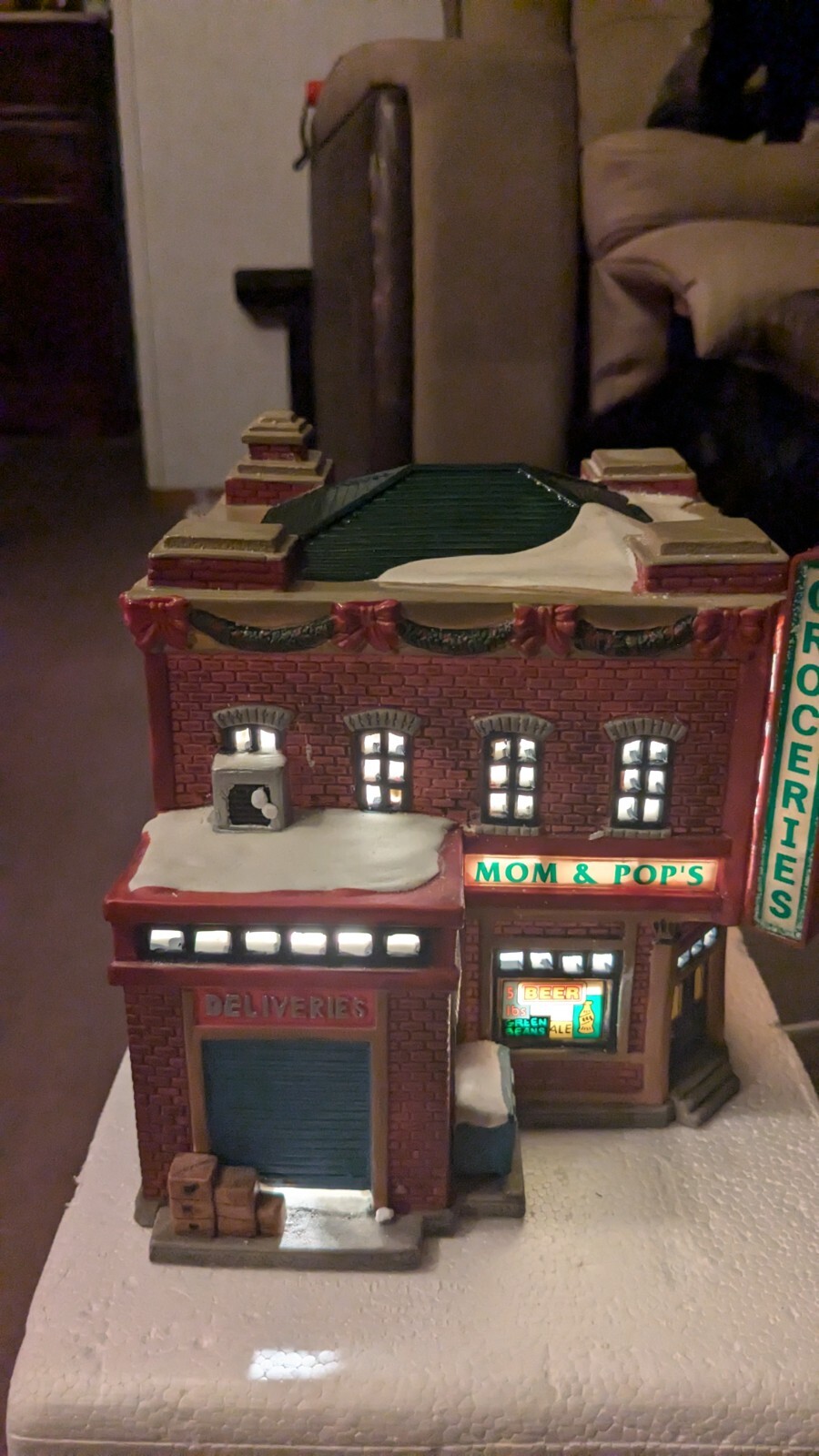 Lemax Jukebox Junction Mom And Pop’s Neighborhood Grocery 1998-Retired-RARE