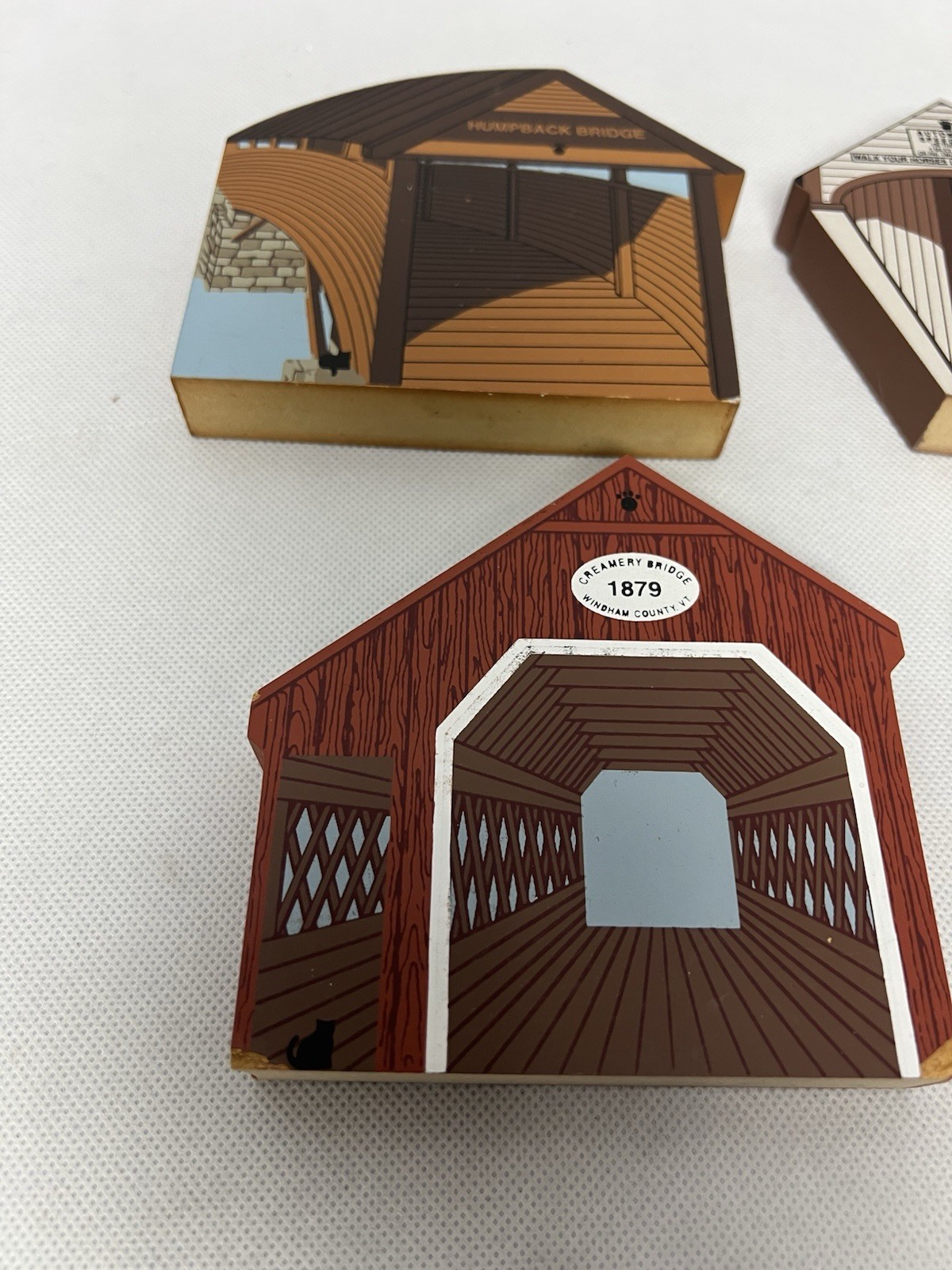 Cats Meow Village Shelf Sitter Covered Bridge Series Lot Of 4