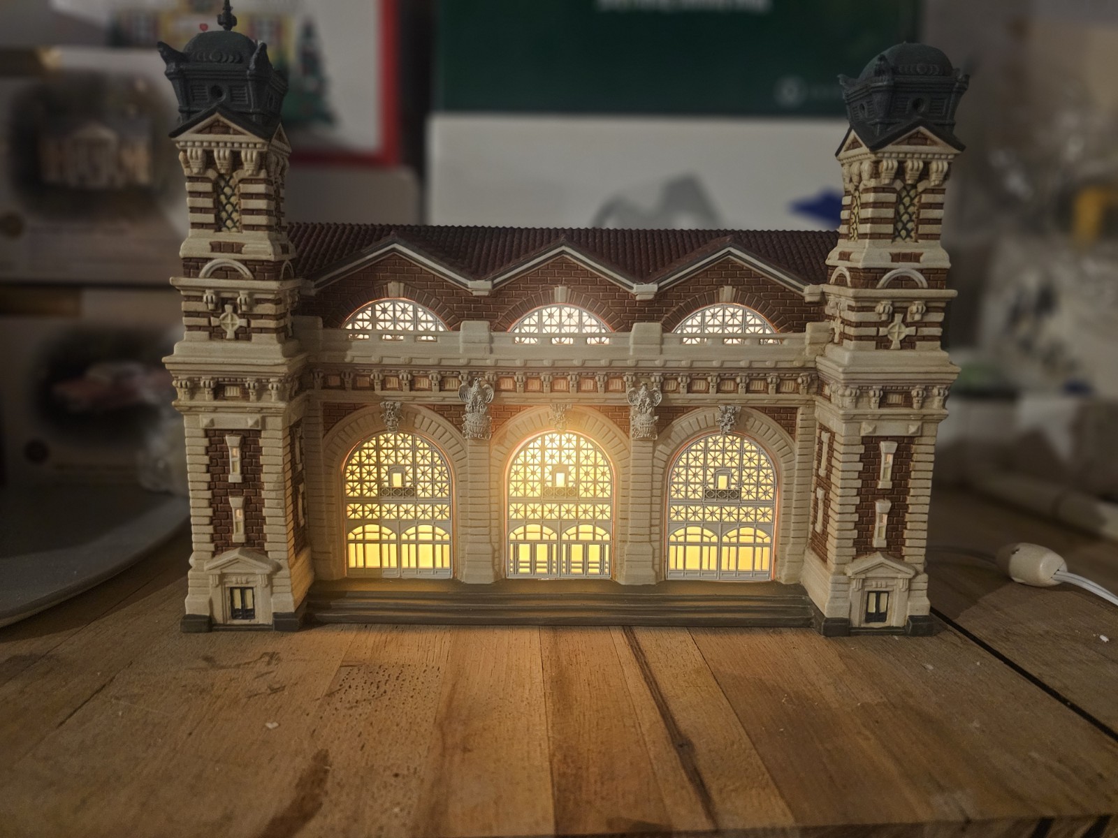 Department 56 Ellis Island #57713 American Pride Village w/ Box Lighted Tested