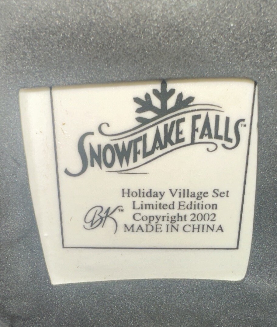 2002 Snowflake Falls Holiday Toy Castle Lighted Porcelain Christmas Village