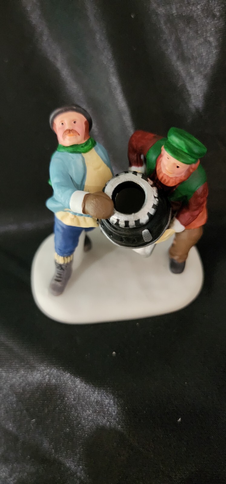 Dept 56 New England Village “A New Potbellied Stove for Christmas” #56593