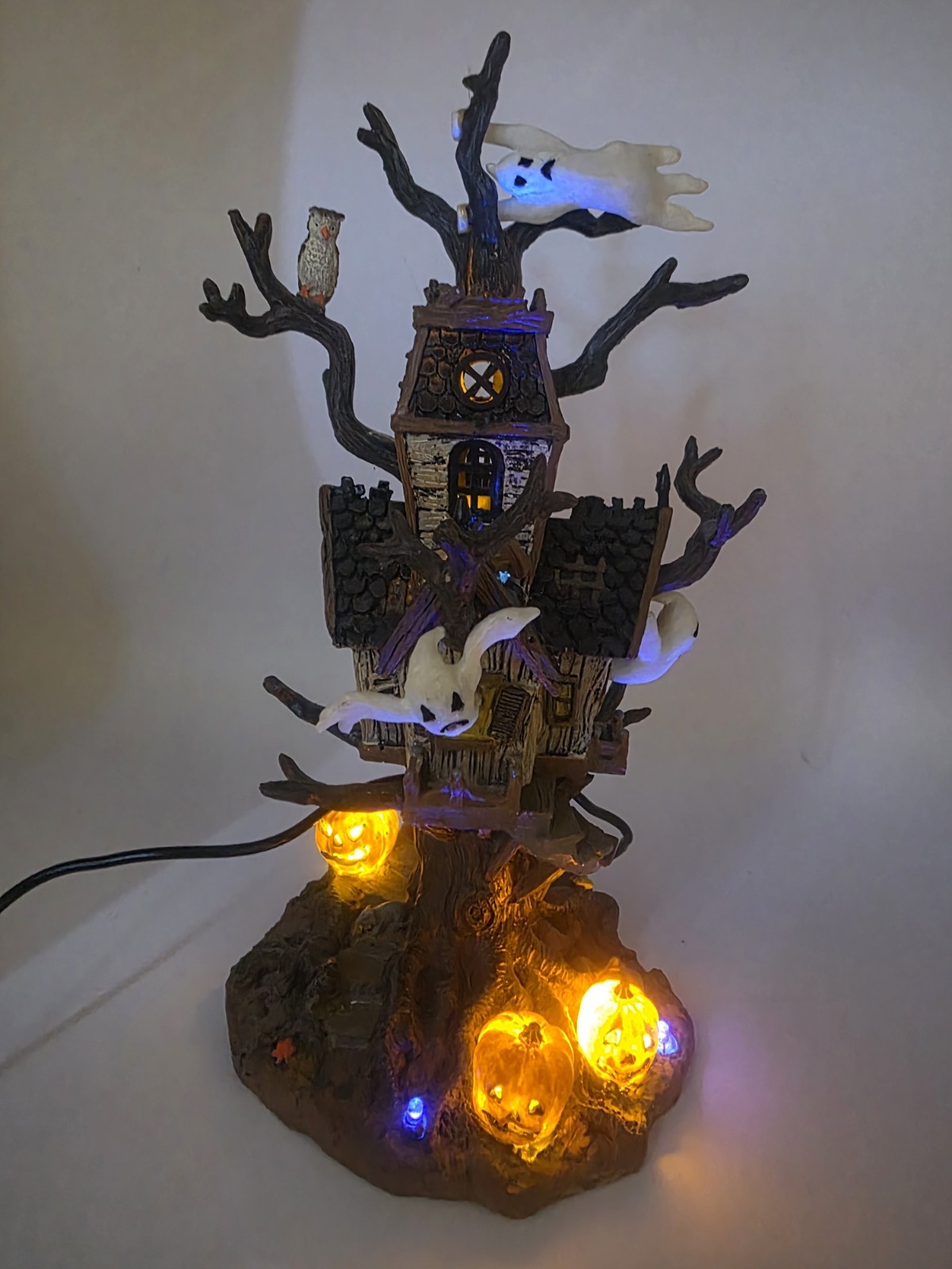 RETIRED LEMAX SPOOKY TOWN 2006 TRICK-OR-TREE HOUSE LIGHTED See Description