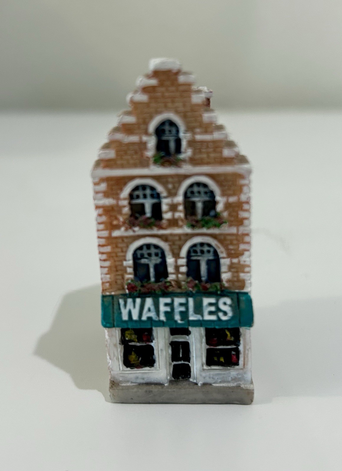 5 Miniature Buildings figurines Stores collectibles Christmas village scene