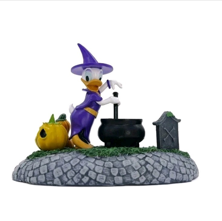 Disney Mickey & Friends Haunted House Halloween Village 9-Piece Set Lights NEW