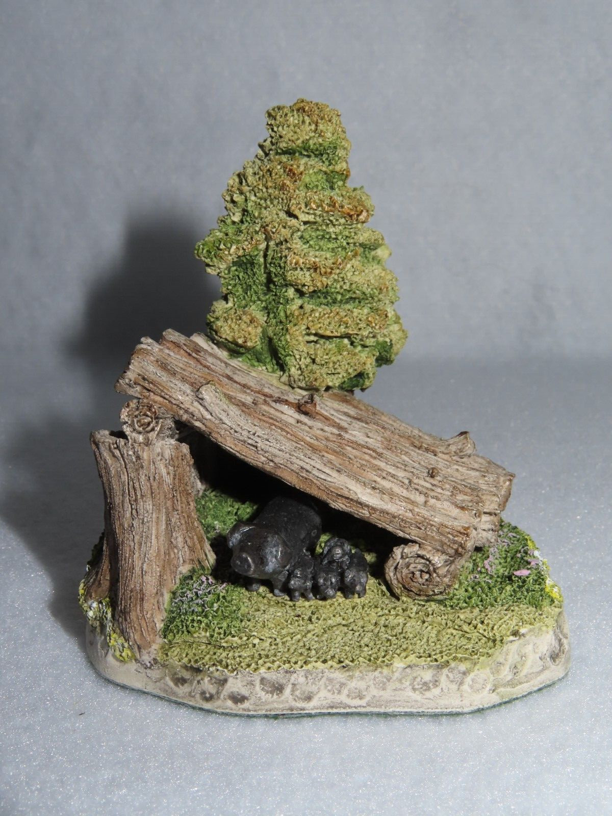 Shropshire Pig Shelter 1992 David Winter The Shires Cottage Collection – MIB